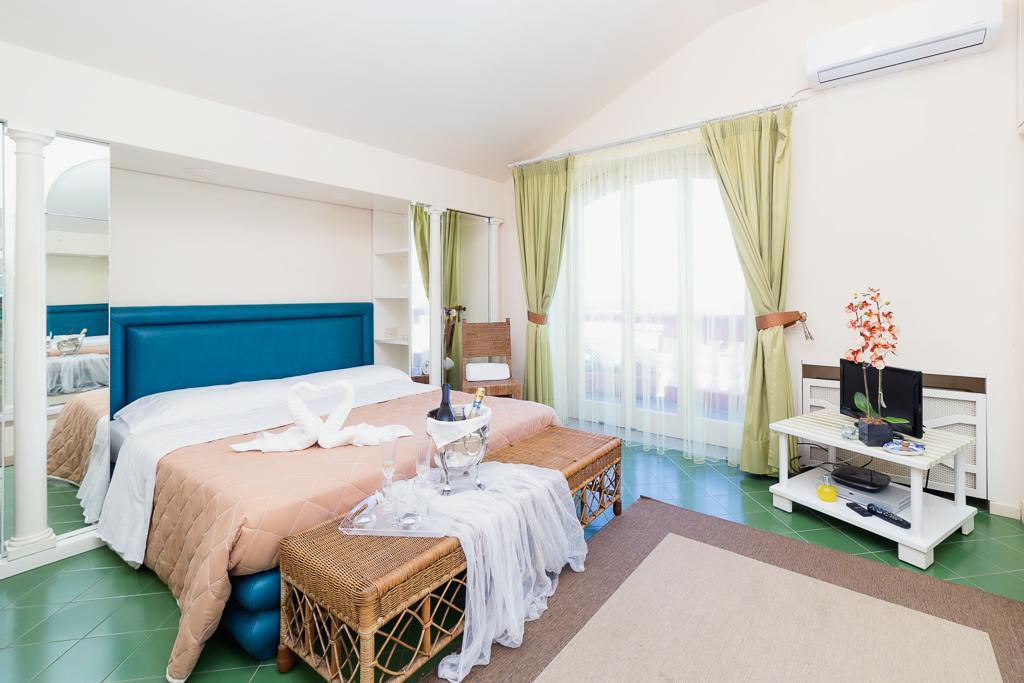 Bed and Breakfast I Giardini Di Giano Torre di Faro Exterior foto